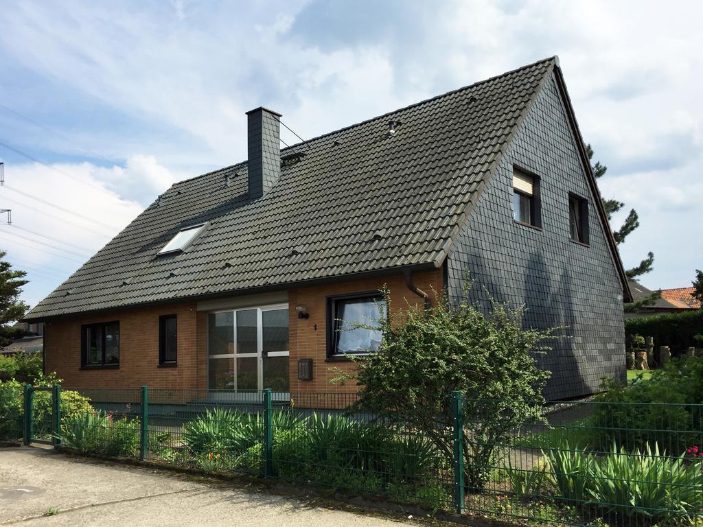 Privatunterkunft "An Der Hecke" Neuss Exterior foto